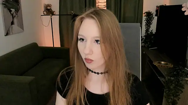 Snapshot of DariaTate chatting on 05.17.26 DariaTate online show from 05.17.26