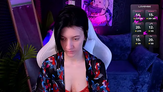 roxy riot  online show from 11.14.25