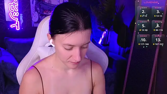 roxy riot  online show from 04.09.26