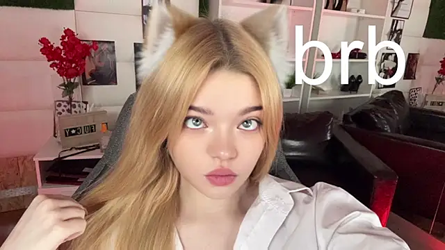 AdeleCartier online show from 02.27.25