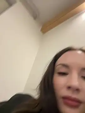 Snapshot of Suga_babe chatting on 03.04.25 Suga babe online show from 03.04.25