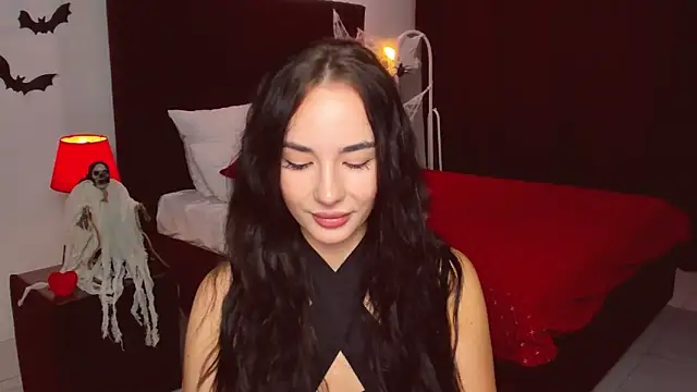 Snapshot of Suga_babe chatting on 10.28.25 Suga babe online show from 10.28.25