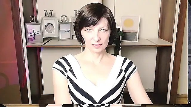 Snapshot of _AngeliaFlow_ chatting on 06.25.26 AngeliaFlow online show from 06.25.26