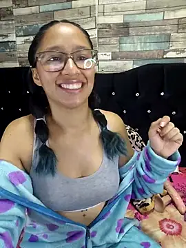 Snapshot of isabella_beauty_01 chatting on 03.07.25 isabella beauty 01 online show from 03.07.25