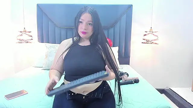 ZamiraGates online show from 02.16.25