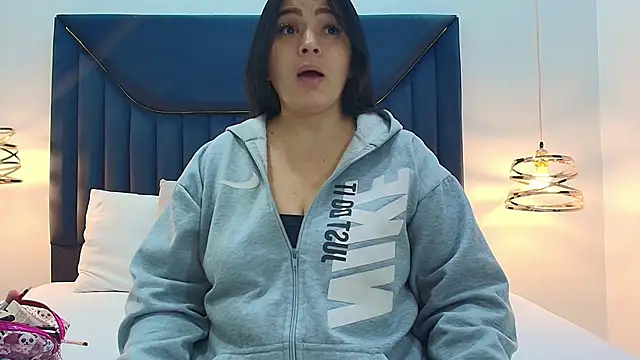 ZamiraGates online show from 09.19.25