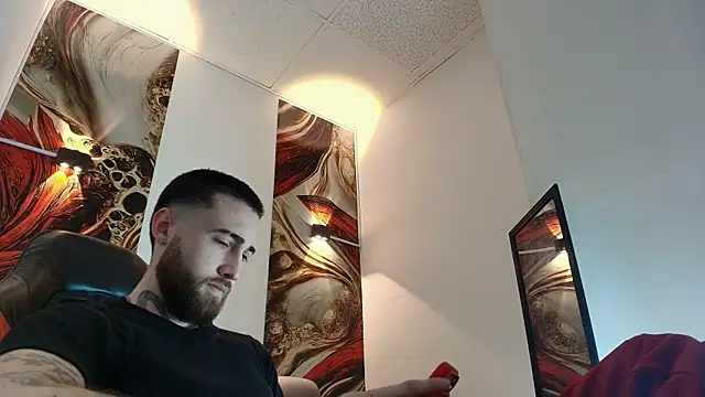 Snapshot of Luke_davis01 chatting on 06.19.26 Luke davis01 online show from 06.19.26