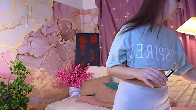 PortiaBellew online show from 02.13.25