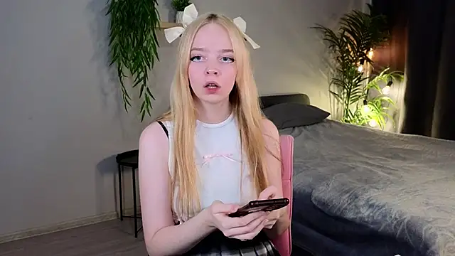 Snapshot of Bellla_Murrr chatting on 03.04.25 Bellla Murrr online show from 03.04.25