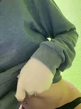 Snapshot of stormmart18 chatting on 02.08.25 stormmart18 online show from 02.08.25