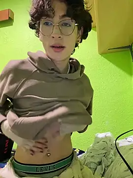 Snapshot of stormmart18 chatting on 02.11.25 stormmart18 online show from 02.11.25