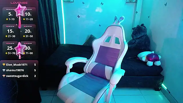 Snapshot of hello_kityy25 chatting on 02.19.25 hello kityy25 online show from 02.19.25