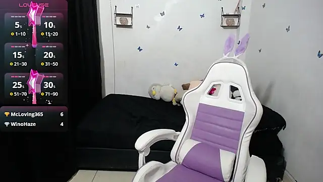 Snapshot of hello_kityy25 chatting on 02.21.25 hello kityy25 online show from 02.21.25