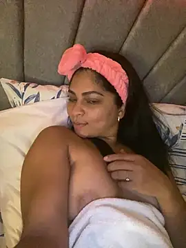 Snapshot of Tana_latin chatting on 02.17.25 Tana latin online show from 02.17.25