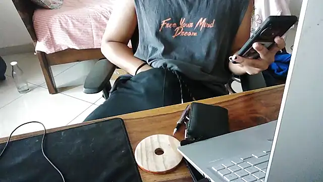 Snapshot of optimalperformance7093 chatting on 02.05.25 optimalperformance7093 online show from 02.05.25