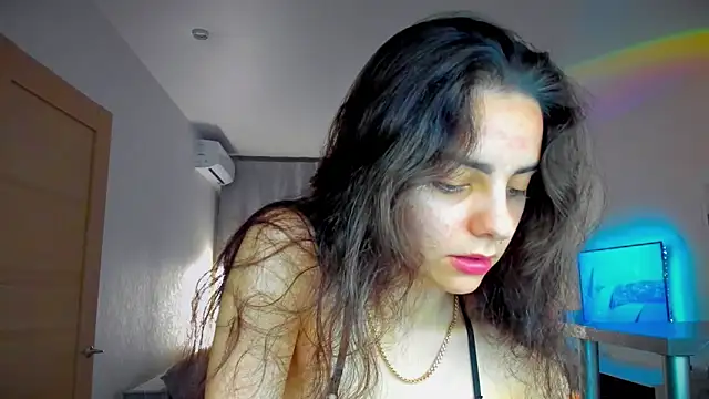 Snapshot of EmiliaZen chatting on 05.22.26 EmiliaZen online show from 05.22.26