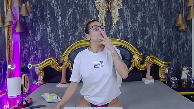 Snapshot of PlayfulShow chatting on 03.13.25 PlayfulShow online show from 03.13.25