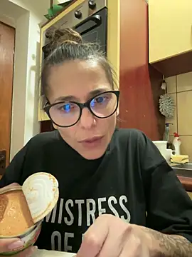 Snapshot of PlayfulShow chatting on 03.21.25 PlayfulShow online show from 03.21.25