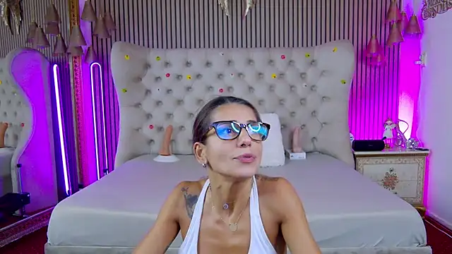 Snapshot of PlayfulShow chatting on 09.14.25 PlayfulShow online show from 09.14.25