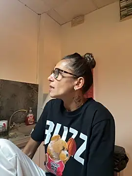 Snapshot of PlayfulShow chatting on 09.19.25 PlayfulShow online show from 09.19.25