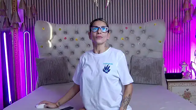 Snapshot of PlayfulShow chatting on 11.17.25 PlayfulShow online show from 11.17.25