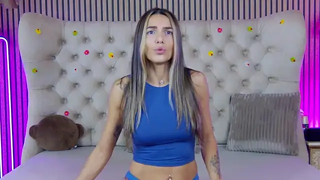 Snapshot of PlayfulShow chatting on 11.19.25 PlayfulShow online show from 11.19.25