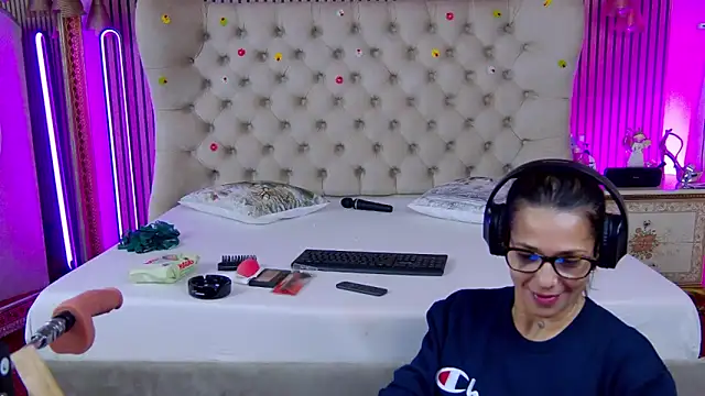 Snapshot of PlayfulShow chatting on 01.08.26 PlayfulShow online show from 01.08.26