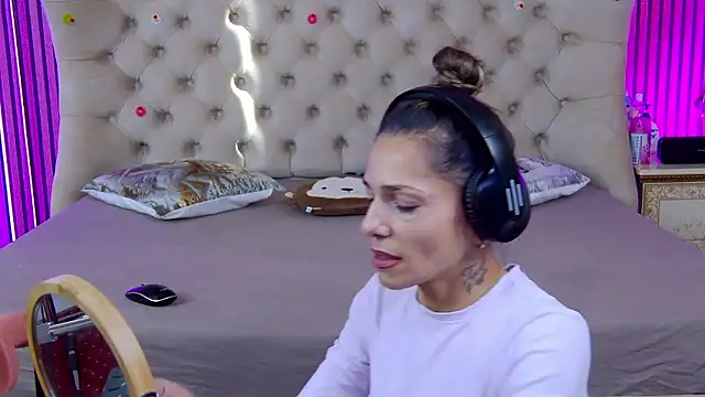 Snapshot of PlayfulShow chatting on 01.12.26 PlayfulShow online show from 01.12.26