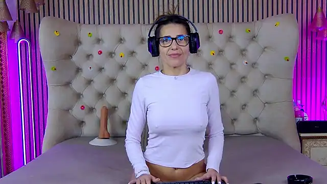 Snapshot of PlayfulShow chatting on 01.18.26 PlayfulShow online show from 01.18.26