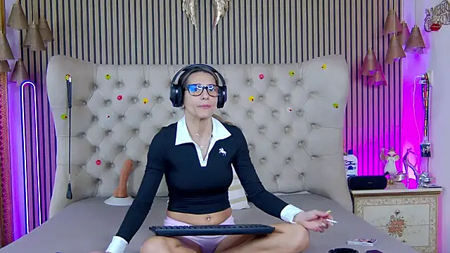 Snapshot of PlayfulShow chatting on 02.25.26 PlayfulShow online show from 02.25.26