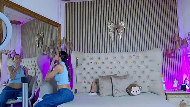 Snapshot of PlayfulShow chatting on 04.07.26 PlayfulShow online show from 04.07.26