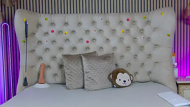 Snapshot of PlayfulShow chatting on 04.08.26 PlayfulShow online show from 04.08.26