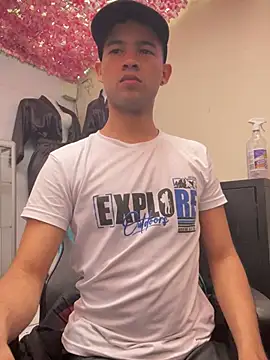 Snapshot of Twink_X chatting on 02.16.25 Twink X online show from 02.16.25