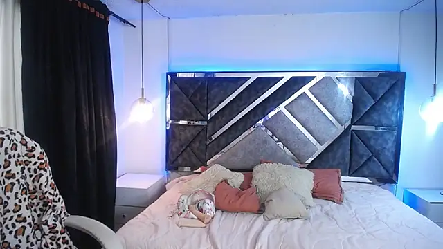 lizha milf online show from 03.13.25