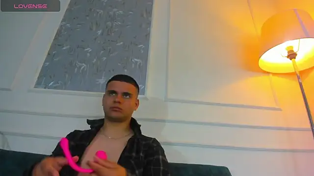 Sebastian Phoenix online show from 02.22.25