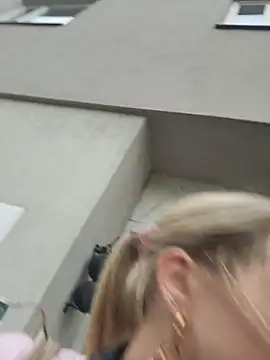 Snapshot of Sexybiene969 chatting on 10.23.25 Sexybiene969 online show from 10.23.25