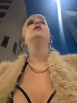 Snapshot of Sexybiene969 chatting on 03.04.26 Sexybiene969 online show from 03.04.26