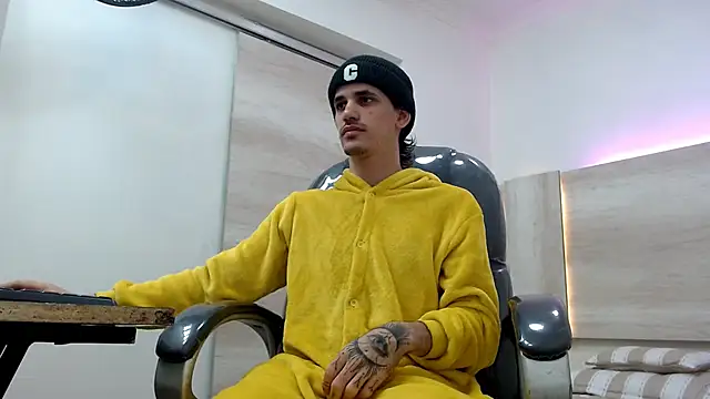Dirty Kingg online show from 03.19.25