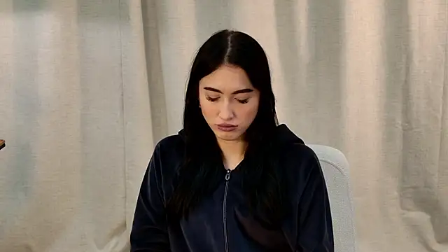 Snapshot of LynnaHandley chatting on 02.07.25 LynnaHandley online show from 02.07.25