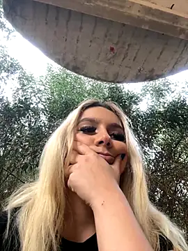 hotamanda01 online show from 11.28.25