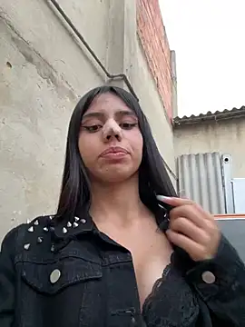 Laura-Khalifa online show from 02.08.25