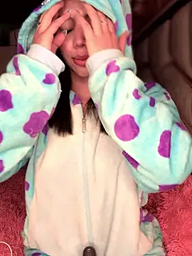 Snapshot of Laura-Khalifa chatting on 01.17.26 Laura-Khalifa online show from 01.17.26