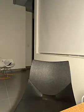 Snapshot of Laura-Khalifa chatting on 02.19.26 Laura-Khalifa online show from 02.19.26