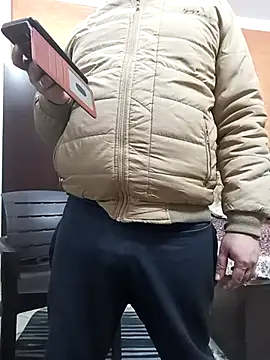 innocentboy1987 online show from 02.13.25