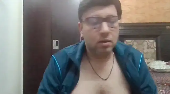 innocentboy1987 online show from 02.15.25