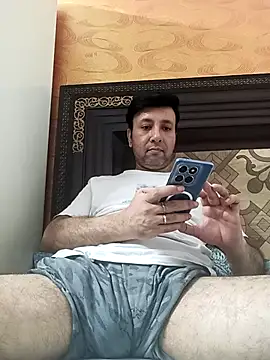Snapshot of innocentboy1987 chatting on 05.18.26 innocentboy1987 online show from 05.18.26