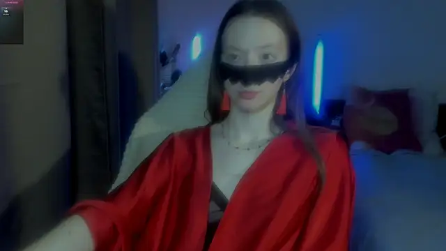 Snapshot of holyharlot chatting on 02.23.25 holyharlot online show from 02.23.25