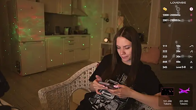 Snapshot of alexa_feels_ chatting on 02.19.25 alexa feels online show from 02.19.25