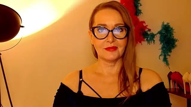 Snapshot of leaxSTAR chatting on 02.25.25 leaxSTAR online show from 02.25.25