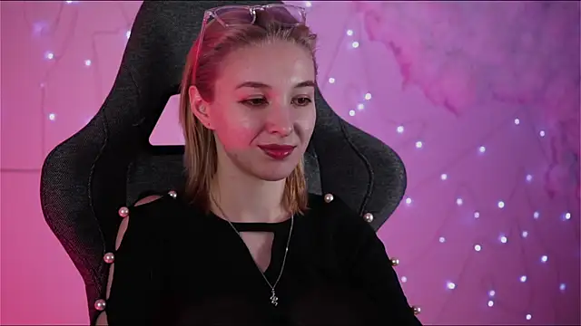 PhilippaAdamas online show from 02.27.25